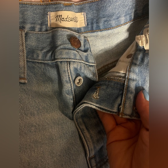 Madewell Button Fly Raw Hem Relaxed Denim Shorts in Cedarcroft Wash Sz 29 - Picture 9 of 14